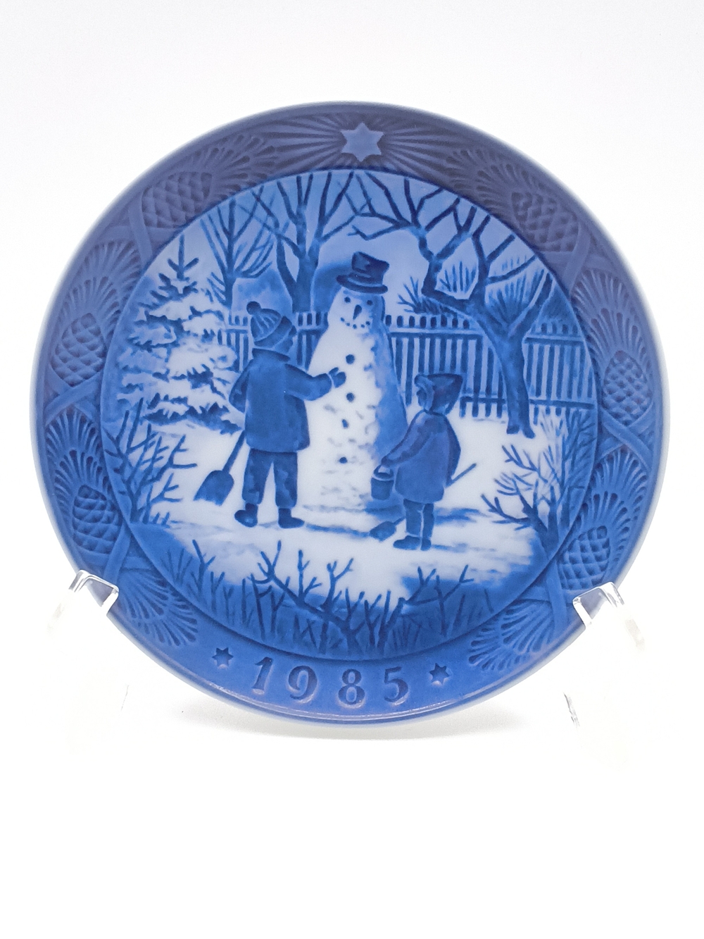Born in 1985? This Royal Copenhagen Snowman Plate is Chillingly Fabulous!